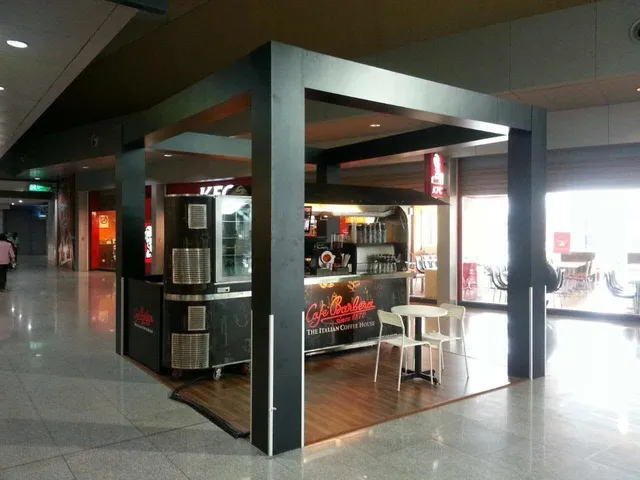 Senai Airport Aeromall — 20-unit kiosk installation, photo 3 of 3