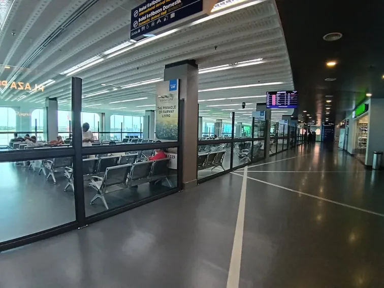 Senai Airport — Departure hall refurbishment, photo 10 of 12