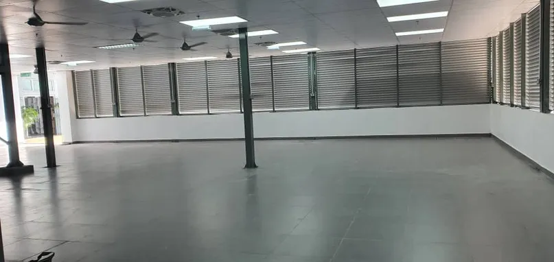 Flextronics Technology (M) — Locker room — design & build, photo 2 of 12