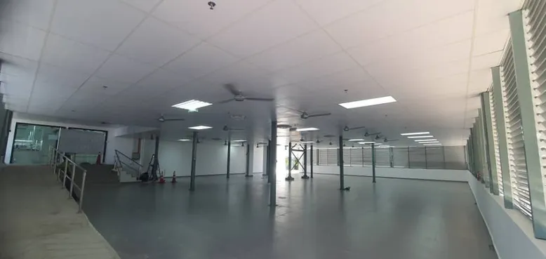 Flextronics Technology (M) — Locker room — design & build, photo 5 of 12