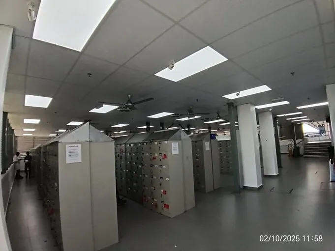 Flextronics Technology (M) — Locker room — design & build, photo 8 of 12