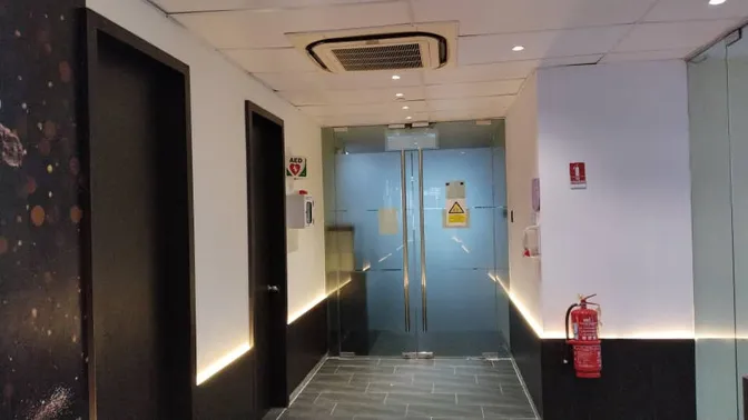 Barry Callebaut (M) — Washroom renovation, photo 3 of 16
