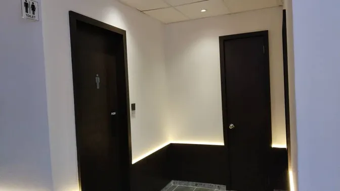 Barry Callebaut (M) — Washroom renovation, photo 9 of 16
