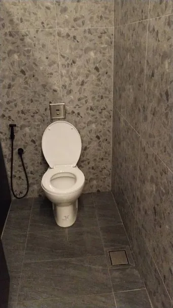 Barry Callebaut (M) — Washroom renovation, photo 13 of 16