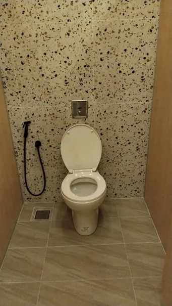 Barry Callebaut (M) — Washroom renovation, photo 14 of 16