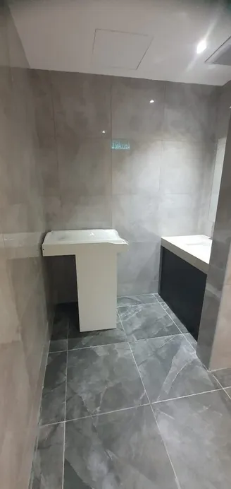 Senai Airport — Washroom refurbishment, photo 9 of 11